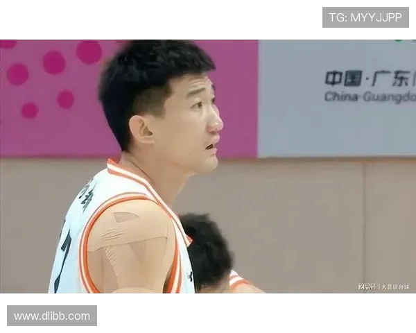 孙铭徽接球后大风车扣篮技惊四座 你认为他能得几分