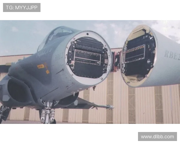 战斗机机载雷达的旁瓣对消